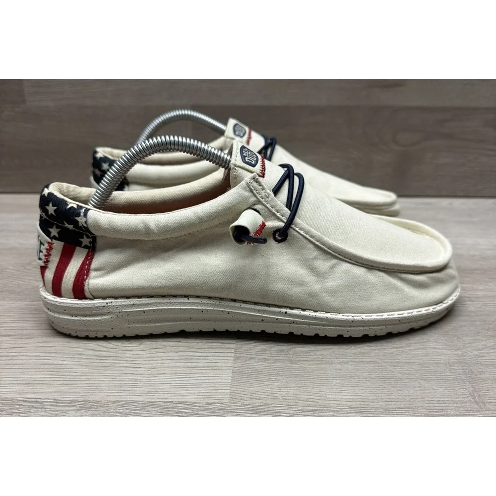 Hey Dude Wally Americana Stars Shoes Slip On Comfort White Size 8 Mens USA MINT